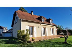 MAGNIFIQUE DEMEURE AUX ALLURES DE BÂTISSE ET AUX PERFORMANCES D'UNE VILLA MODERNE