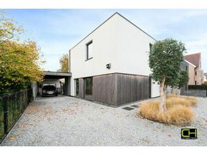 Recente energiezuinige woning met 3 slaapkamers en prachtige tuin