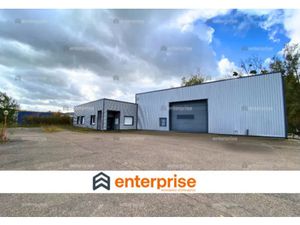 A LOUER - ACTIVITÉS - 471M2 - CHEVRIERES