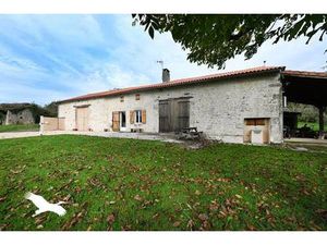 Vente maison 7 pièces 205 m² Le Grand-Madieu (16450)