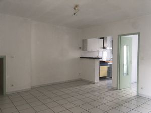 Location Appartement 2 pièces 43m² LA ROCHE CHALAIS 24490