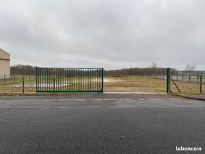 Terrain de 1450 m² stockage  parking  selfstockage