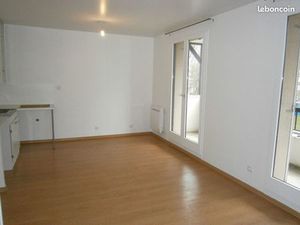 Studio 33 35 m2 Buc (particulier)