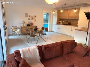 Location meublé avec jardin et parking - Guentrange