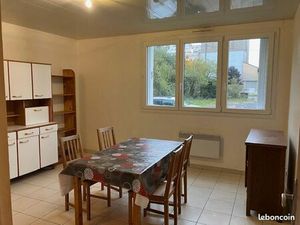 Grand F2 meublé dans la ville de Clémont 18410