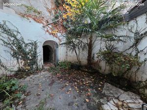 Appartement 56 m² avec terrasse  cave et atelier – Grand Rue  Château-Gontier