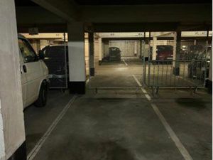 À louer emplacement de parking au 66 rue d Anjou et 71 rue du dôme à Boulogne Billancourt