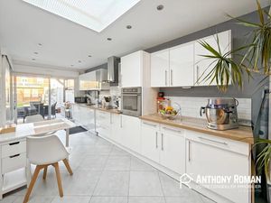 Vente maison 4 pièces 75 m² à Lille (59000)  249 000 €