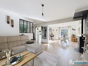 Vente maison 5 pièces 105.54 m² à Saint-Jean-de-la-Ruelle (45140)  264 500 €