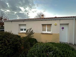 Vente maison 4 pièces 80.5 m² à Sainte-Soulle (17220)  252 000 €