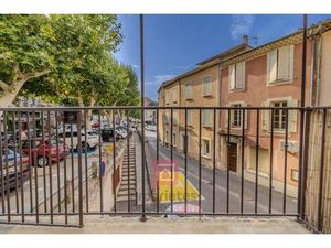 A SAISIR - Maison de village 6 pièce(s) 115 m2 avec garage de 75m2 et place de parking