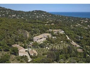Maison de luxe de 1200 m2 en location Grimaud  France