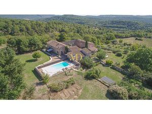 Grand Mas en pierre avec gîtes  piscine et vue panoramique sur le Luberon