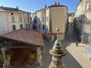 Maison de village avec local commercial