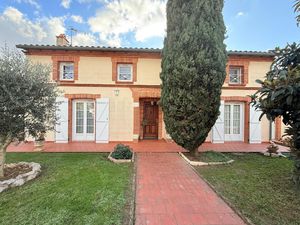 Maison familiale de 174 m2 avec 5 chambres  garage et pisci