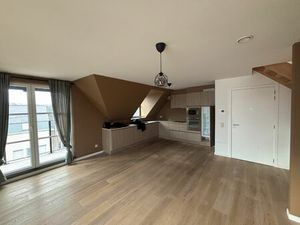 Energiezuinig 3-slaapkamer-duplex appartement in Merelbeke – onmiddellijk beschikbaar