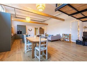 Vente commerce 4 pièces 127 m² Besançon (25000)