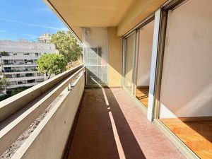 Vente appartement 2 pièces 55m2 Marseille 8eme (13008) - 235000 € - Surface Privée