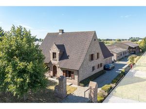 Commercieel te koop in Evergem met 5 slaapkamers