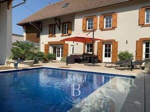 Ferme dauphinoise restaurée au coeur du village