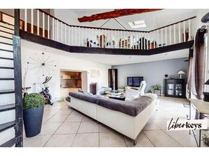 Maison de ville familiale avec 4 chambres - Jardin et grand garage indépendant - Au centre