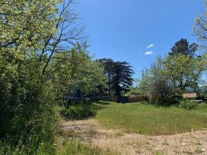 Vente terrain neuf 700m2 Trets - 187000 € - Surface Privée