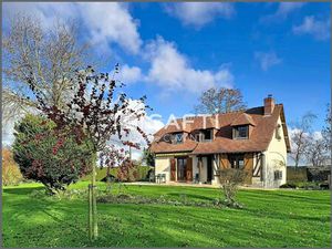 Sur la commune d'Asnières  à seulement 3 km du bourg de Moyaux et de ses commerces de prox