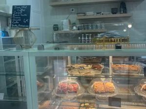 LOCAL DE 23M2 EN RDC + SOUS SOL