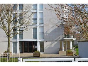 CORMONTREUIL Type 2 avec petite terrasse et garage