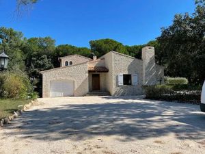 Maison provençale de standing – Parc boisé rare – Intimité totale