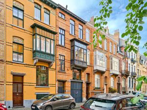 Maison de maître à vendre avec garage et terrasse   Bruxelles (VBD55905)