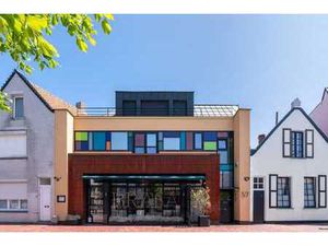 Magnifique local commercial fini (°2015)  aménagé en restau