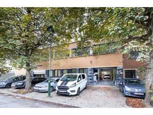 Bureaux ±190m² + entrepôt ±820m²