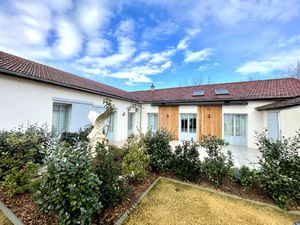 Maison meublée à Chantilly 100 m2  terrasse  parking