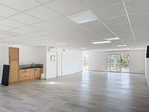 Vente commerce 1 pièce 100 m² Puget-sur-Argens (83480)