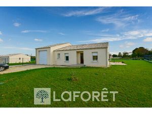 Maison meublée à louer à Tesson - T.3 avec grand garage de 54 m² et jardin