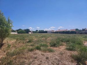 Vente terrain 550 m² à Orange (84100)  129 000 €