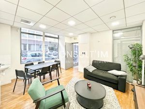 Vente locaux professionnels 120 m² à Paris 18ème (75018)  695 000 €