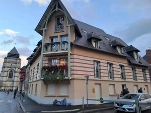 Location appartement 2 pièces 43.56 m² à Pont-l'eveque (14130)  750 €