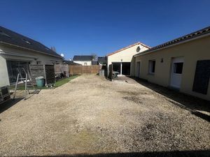 Location meublée maison 4 pièces 91 m² à Naintre (86530)  720 €