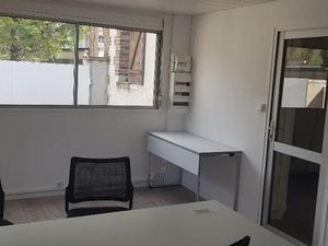 Location locaux professionnels 16 m² à Sens (89100)  398 €