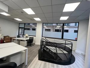 Location locaux professionnels 69 m² à Paris 9ème (75009)  2 500 €