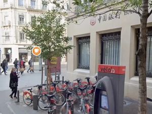 LYON 69001 - rue Pizay - Proximité immédiate Métro Hôtel de