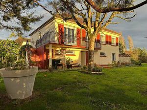 Square Habitat COUR CHEVERNY