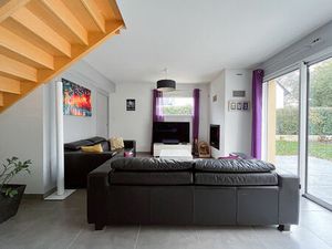 A vendre Angers Ouest dans l'agréable commune de Bouchemaine  quartier PRUNIERS maison de 