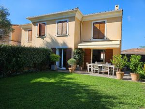 Belle opportunité à saisir ! A Nice très proche de la Corniche Fleurie au grand calme  bel