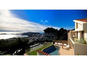 Villa en cours de rénovation - vue mer panoramique - MZISJ2342