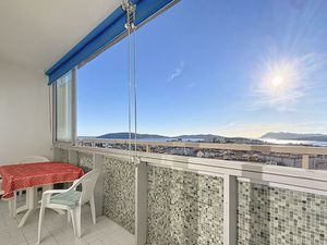 Mourillon  Appartement T4 avec vue mer panoramique et garage. Viager occupé sur une tête (