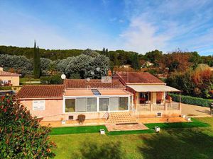 Maison familiale à Salernes  à deux pas du centre !