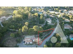 Terrain viabilisé à Draguignan  col de l'ange de 889m² Lot 1  pour une maison de 133 35m²